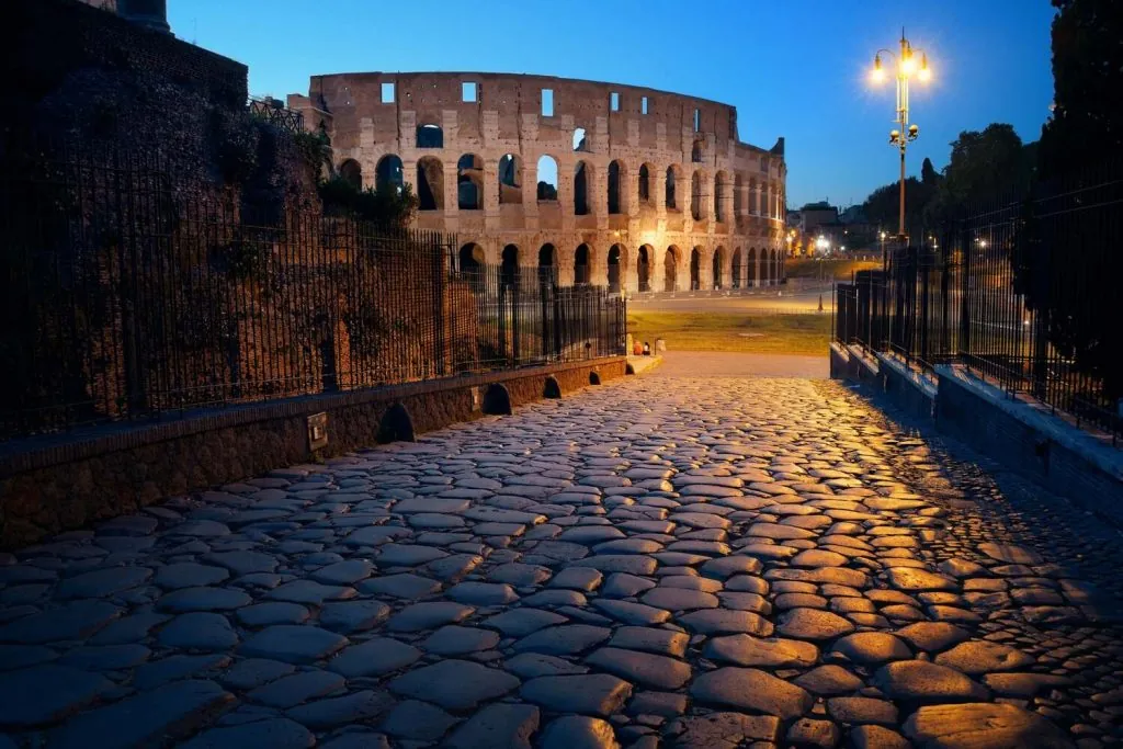 Small-Group Night Tour with Pizza & Gelato