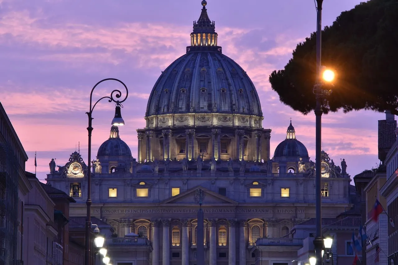 ¿A qué distancia está el Vaticano de Roma?