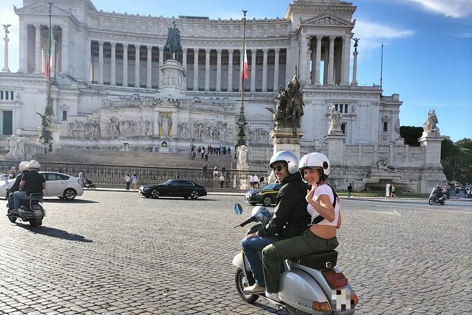 Roma in Vespa: Tour di Roma Classica con Pick up – photo 3