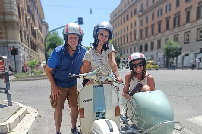 Tour in Vespa con Sidecar di notte con Pickup – photo 1