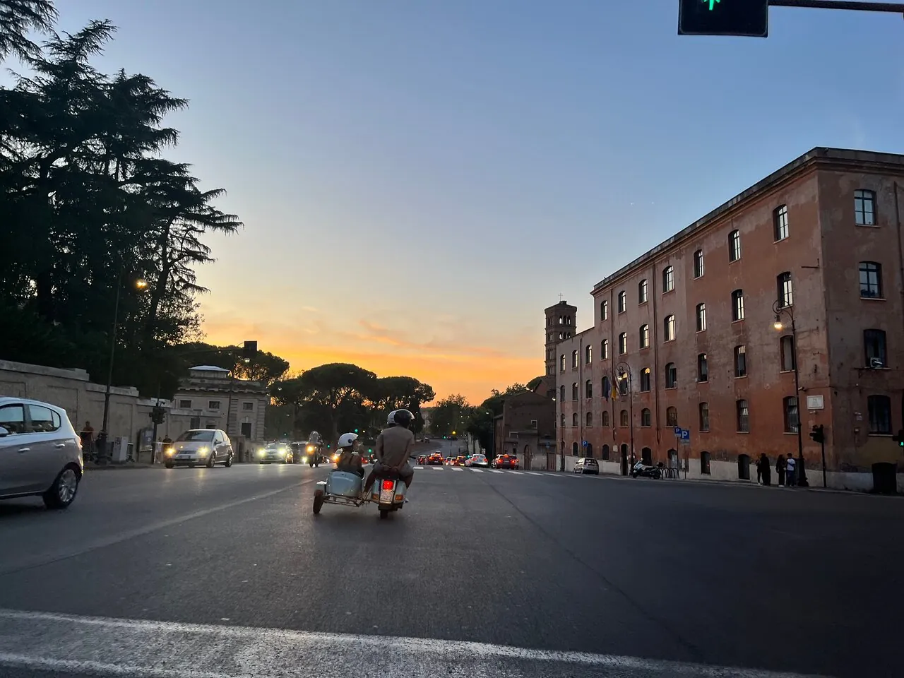 Tour in Vespa con Sidecar di notte con Pickup – photo 6