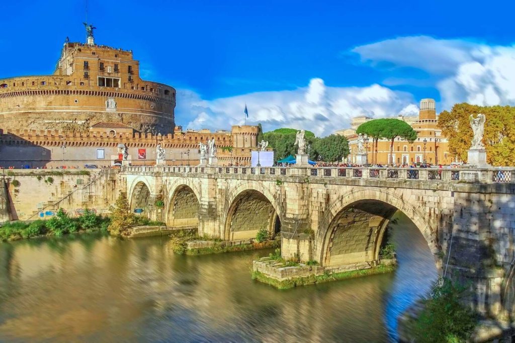 Ponte Sant'Angelo, ponte sul Tevere, vista su Roma