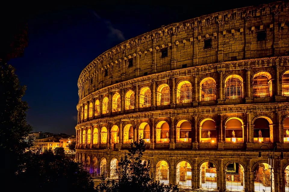 Colosseum bi night tour and ticket