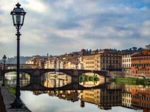 How far is tuscany from rome