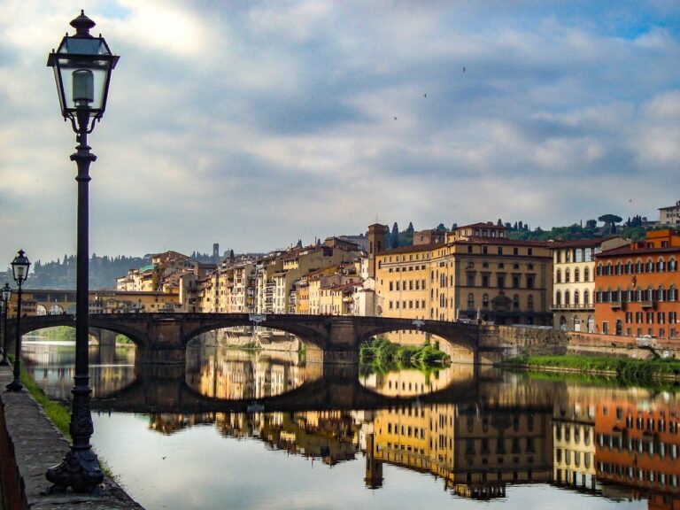 How far is tuscany from rome