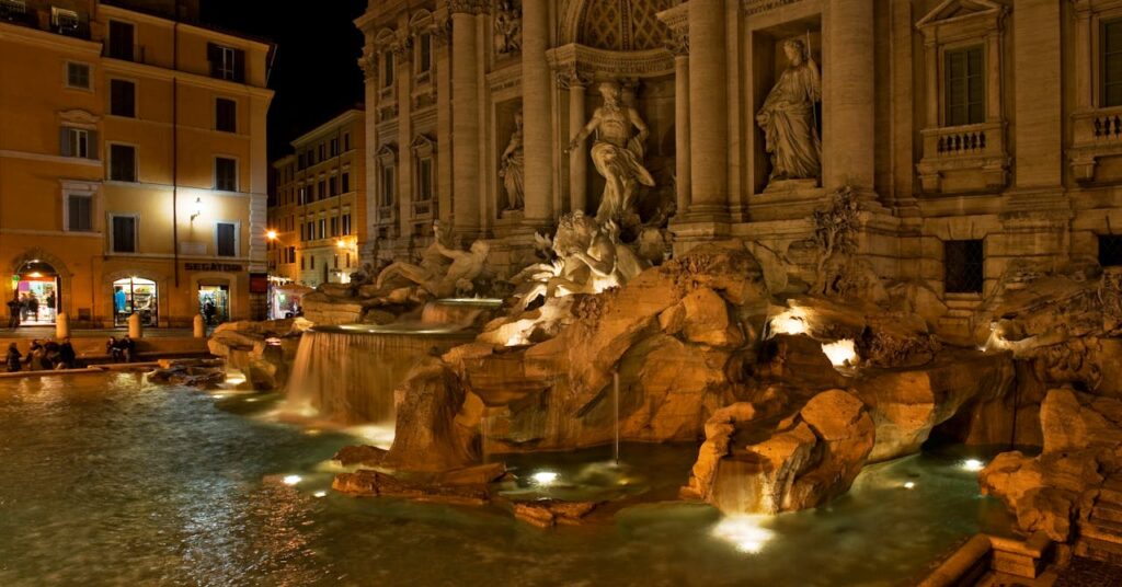 La Fontana de Trevi de noche